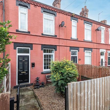 Spacious Three Bedroom Property! Hemsworth Extérieur photo